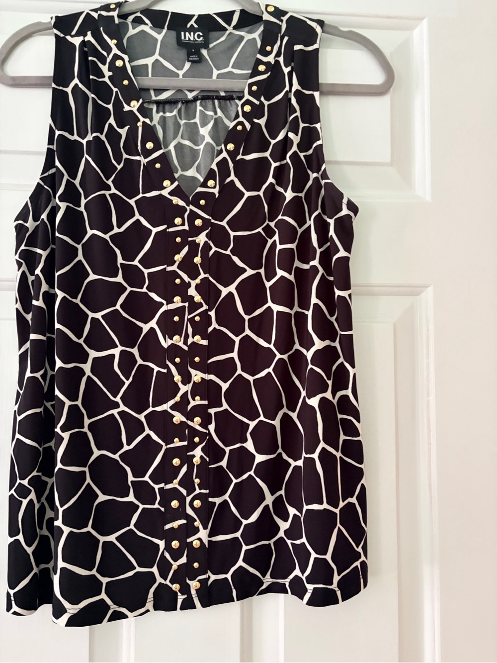 INC International Concepts Black & White Giraffe-Print Stud Front Sleeveless Top